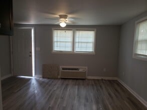 823 McNeil St in Spring Lake, NC - Building Photo - Building Photo