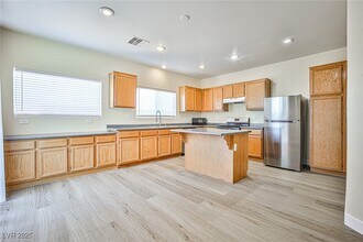 12015 Spice Tree St in Las Vegas, NV - Building Photo - Building Photo
