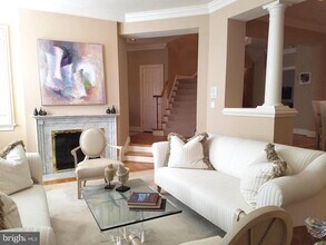 2003 Mayfair McLean Ct in Falls Church, VA - Building Photo - Building Photo