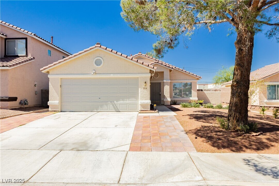 204 Zenith Point Ave in North Las Vegas, NV - Building Photo
