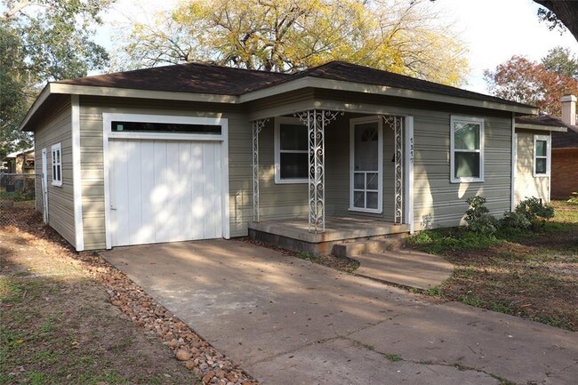 property at 1317 Highland Dr