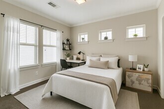 5924 Petty St in Houston, TX - Building Photo - Building Photo