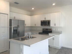 278 NE 208th Terrace in North Miami Beach, FL - Building Photo - Building Photo