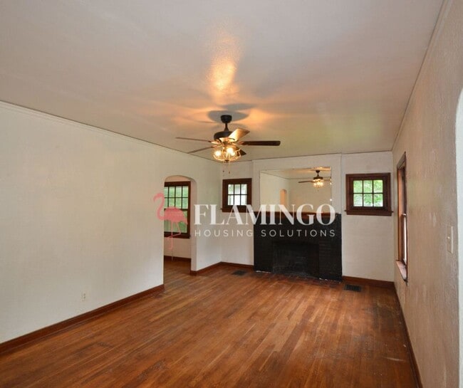 2101 Riverside Dr in Dayton, OH - Building Photo - Building Photo