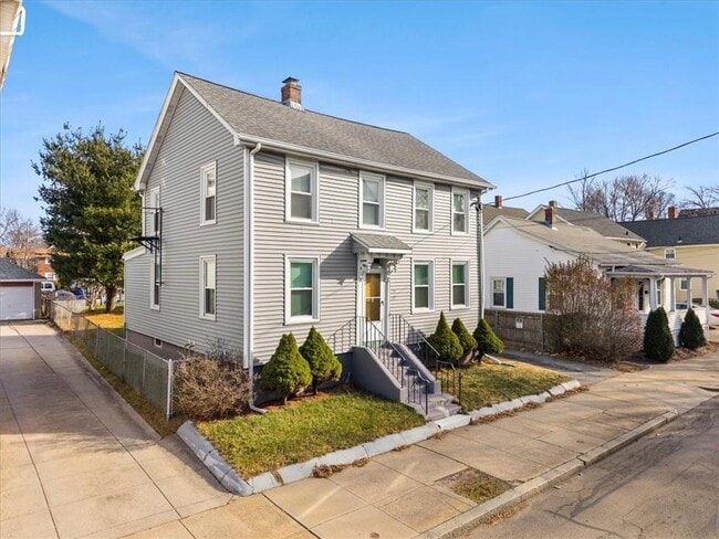 154 Summit St in Pawtucket, RI - Building Photo - Building Photo