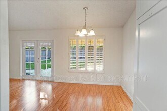 25649 Almendra Dr in Santa Clarita, CA - Building Photo - Building Photo