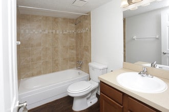 St. John's Pointe Apartment Homes in Orange Park, FL - Building Photo - Building Photo