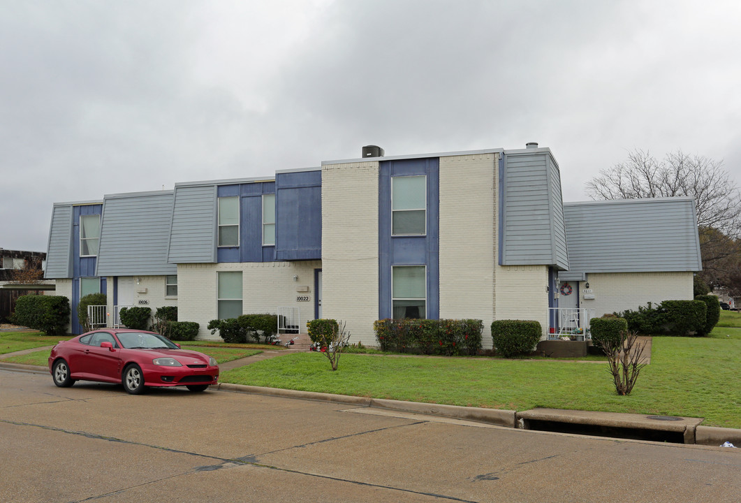 3607 Rickshaw Dr in Dallas, TX - Building Photo