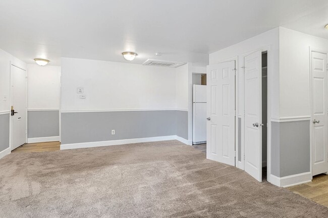 property at 3528 E Fall Creek Pkwy N Dr