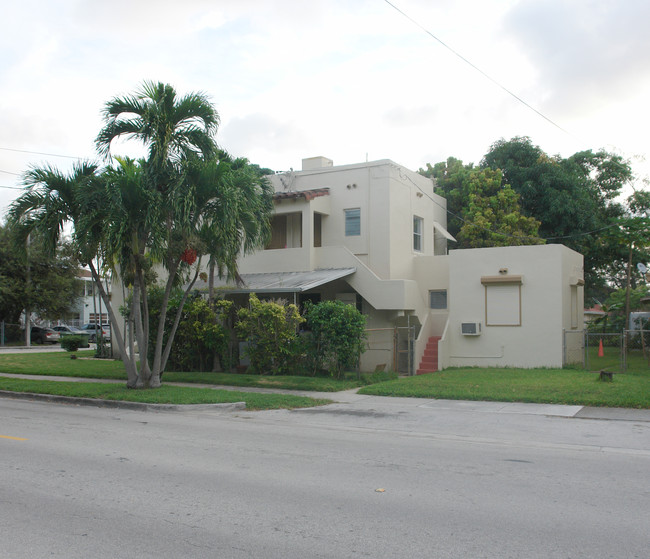 500 NE 63rd St in Miami, FL - Foto de edificio - Building Photo