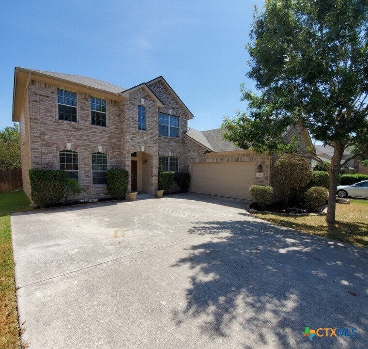 310 Royal Troon Dr in Cibolo, TX - Foto de edificio