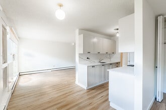 The Britannia in Calgary, AB - Building Photo - Building Photo