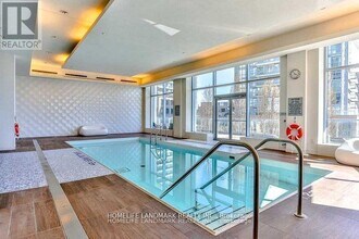 66-1666 Forest Manor Rd in Toronto, ON - Building Photo - Building Photo