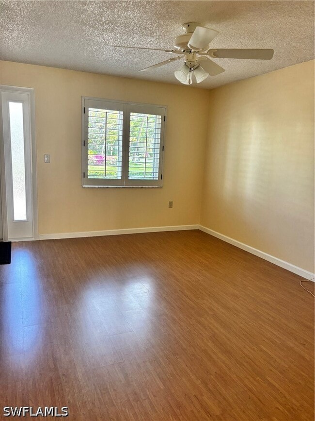 296 4th Ave S in Naples, FL - Building Photo - Building Photo