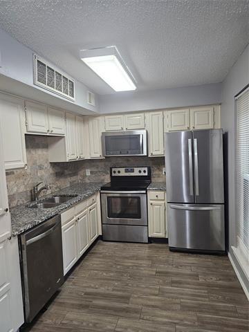 2300 Bamboo Dr in Arlington, TX - Building Photo - Building Photo