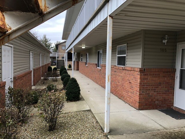 721 Broadmeadow Rd, Unit #205 in Rantoul, IL - Foto de edificio