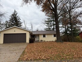 2120 E Arden Dr in Bloomington, IN - Building Photo