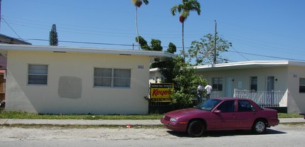 3051-3055 SW 27th Ln in Miami, FL - Building Photo - Building Photo