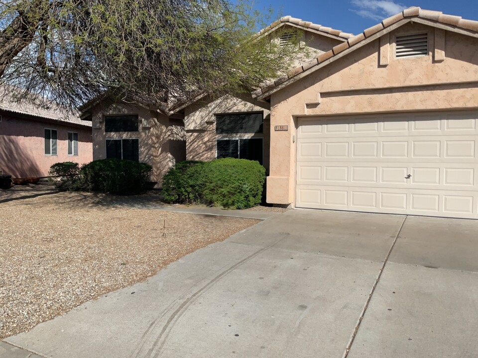18611 North 28th Way in Phoenix, AZ - Building Photo