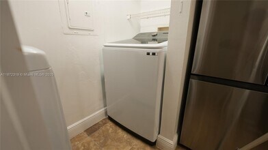 2123 Renaissance Blvd, Unit 105 in Miramar, FL - Foto de edificio - Building Photo