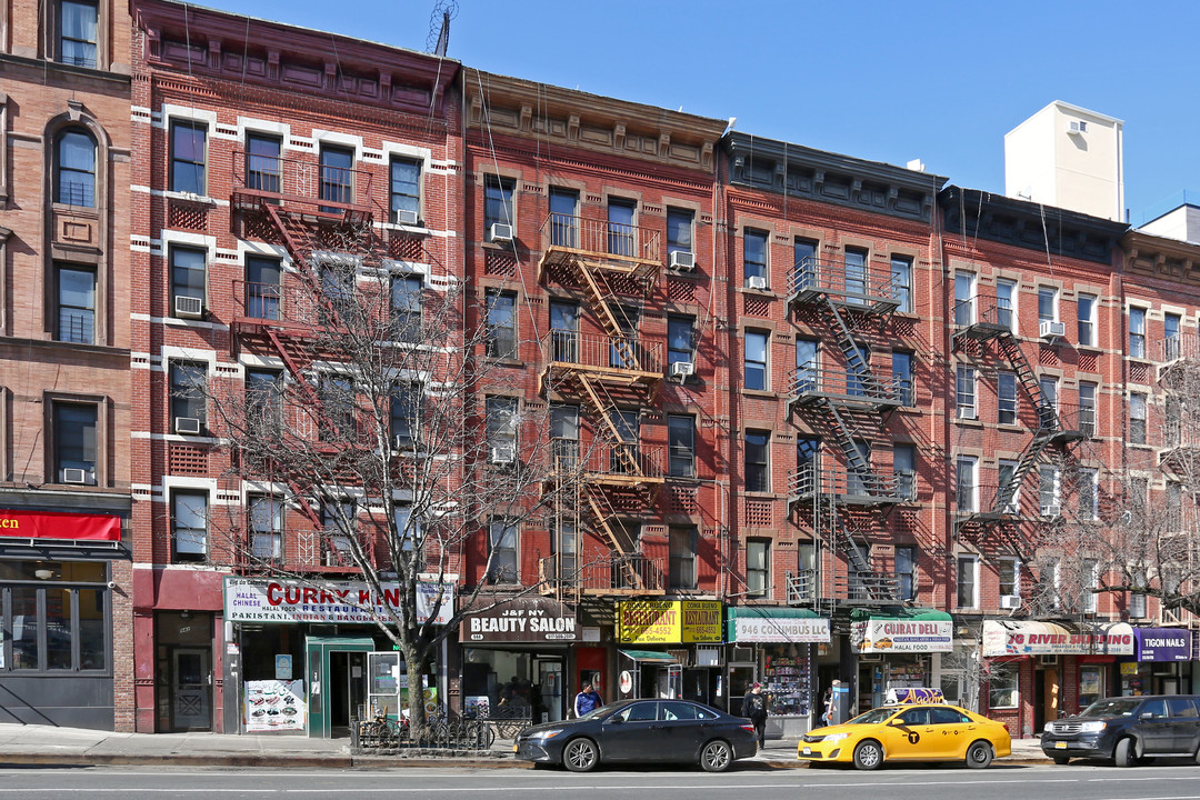 944 Columbus Ave in New York, NY - Foto de edificio