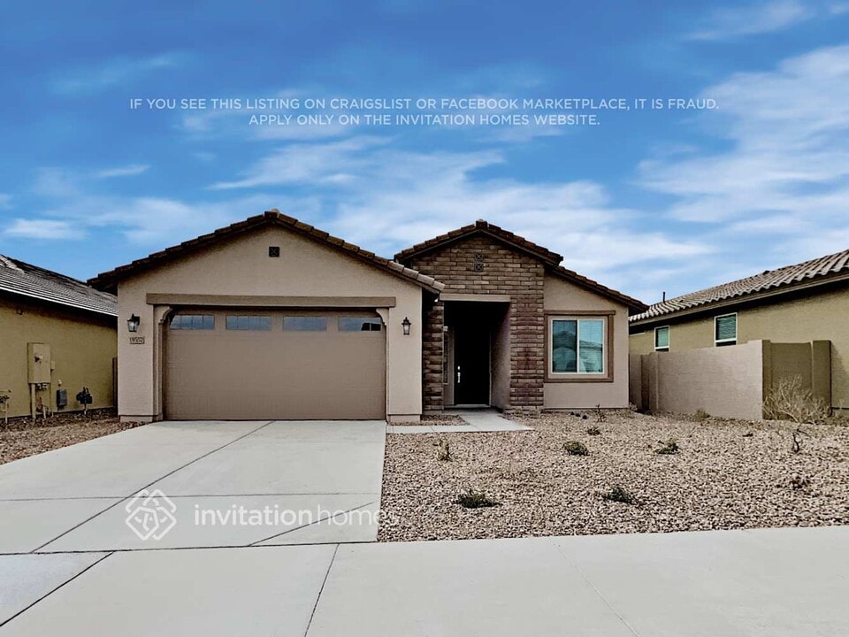 19557 W Valle Vista Way in Litchfield Park, AZ - Building Photo