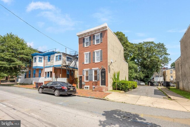 property at 848 N Madison St