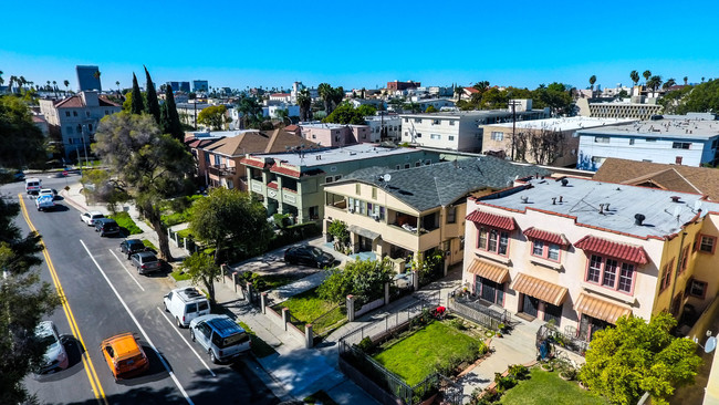 517 N Heliotrope Dr in Los Angeles, CA - Building Photo - Building Photo