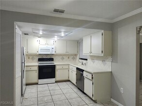 19393 Orchidtree Ct in Lehigh Acres, FL - Building Photo - Building Photo