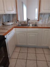 451 Marsh Ave, Unit Back unit in Ft. Myers, FL - Foto de edificio - Building Photo