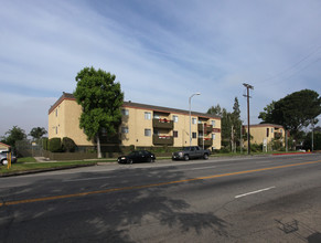 Foothill Vista in Sylmar, CA - Building Photo - Building Photo