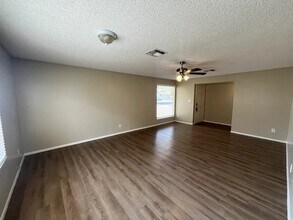 5833 W Comet Ave in Glendale, AZ - Building Photo - Building Photo