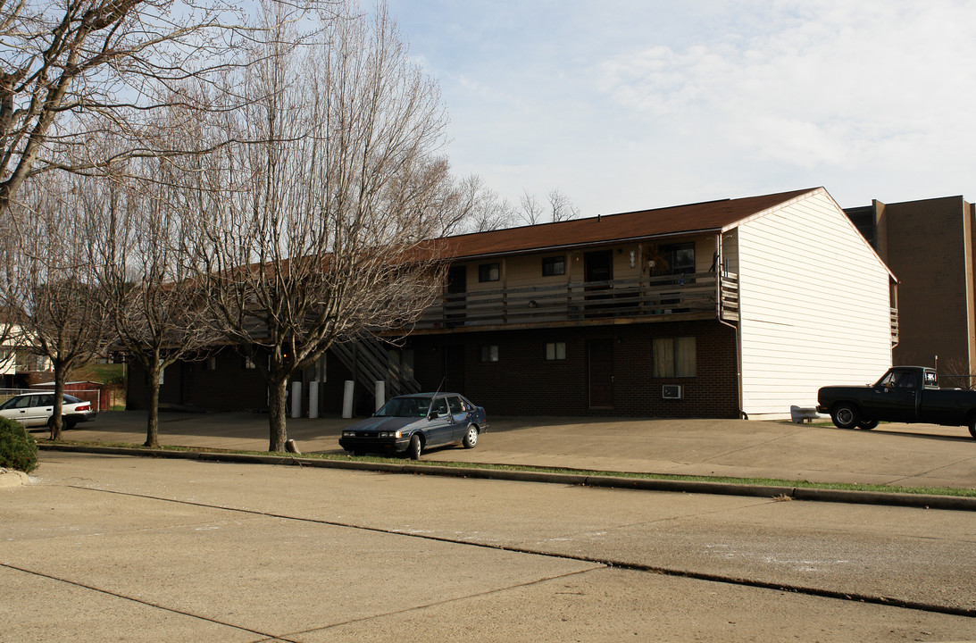 1201 9th St in Vienna, WV - Foto de edificio