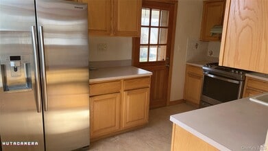 508 Chamberlin St in East Meadow, NY - Building Photo - Building Photo