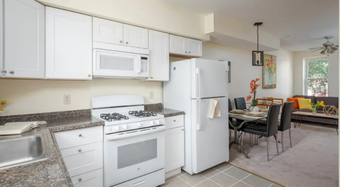 210 N Montford Ave Photo