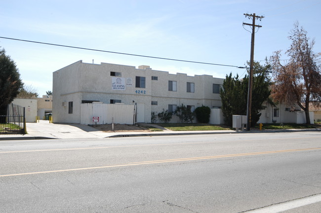 Avenue L Apartments in Lancaster, CA - Building Photo - Building Photo