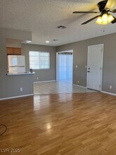463 Bell Ave in Henderson, NV - Building Photo - Building Photo