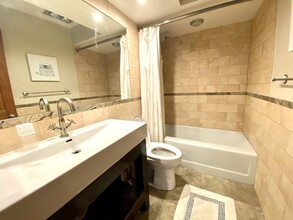7811 Eads Ave in San Diego, CA - Foto de edificio - Building Photo
