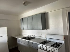 4817 12th Unit A St in Bacliff, TX - Building Photo - Building Photo