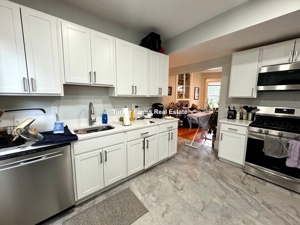 159 Boston St, Unit 1 in Boston, MA - Building Photo