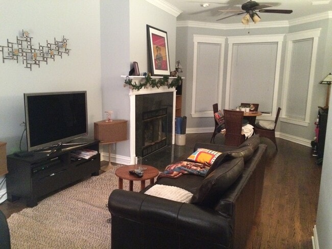 3749 N Clifton Ave in Chicago, IL - Building Photo - Building Photo