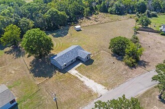 3400 Sarra Ln in Springtown, TX - Building Photo - Building Photo