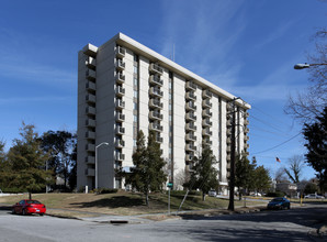 Solomon Towers in Wilmington, NC - Foto de edificio - Building Photo