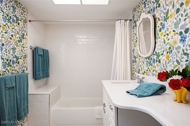 property at 525 Portside Dr