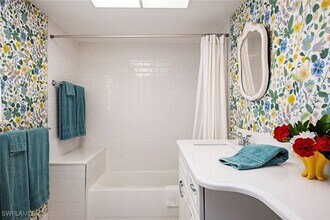 525 Portside Dr in Naples, FL - Building Photo - Building Photo