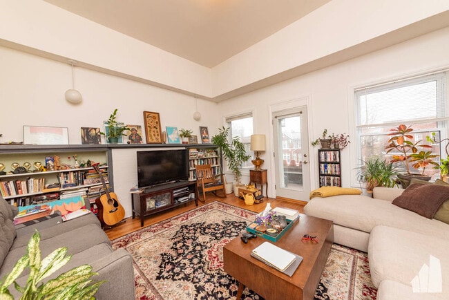 4722 N Troy St in Chicago, IL - Foto de edificio - Building Photo