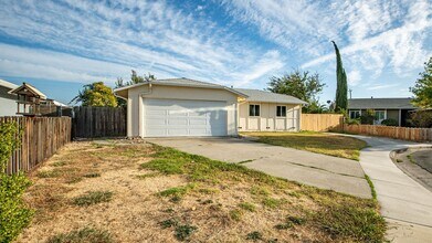 265 Yosemite Dr in Rio Vista, CA - Building Photo - Building Photo