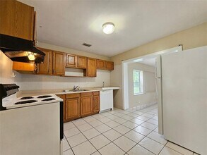 2235 Lakeview St in Lakeland, FL - Building Photo - Building Photo