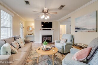 176 Markham Dr in Gulfport, MS - Building Photo - Building Photo