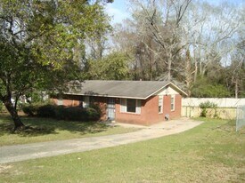 1348 Baker St in Columbus, GA - Building Photo